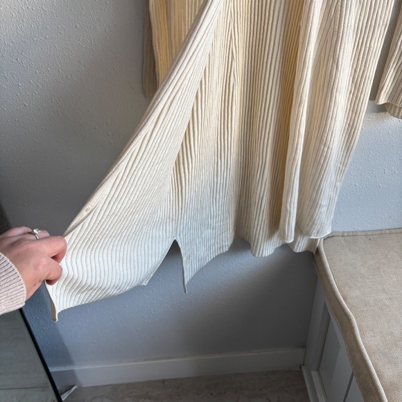 UNIQLO x MAME KUROGOUCHI Women's White Knit Ribbed Long Sleeve Cardigan Sweater - Picture 5 of 7